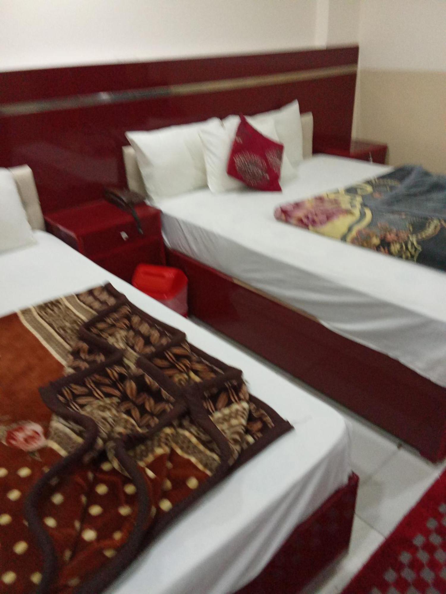 רוואלפינדי Hotel Khursheed Palace מראה חיצוני תמונה