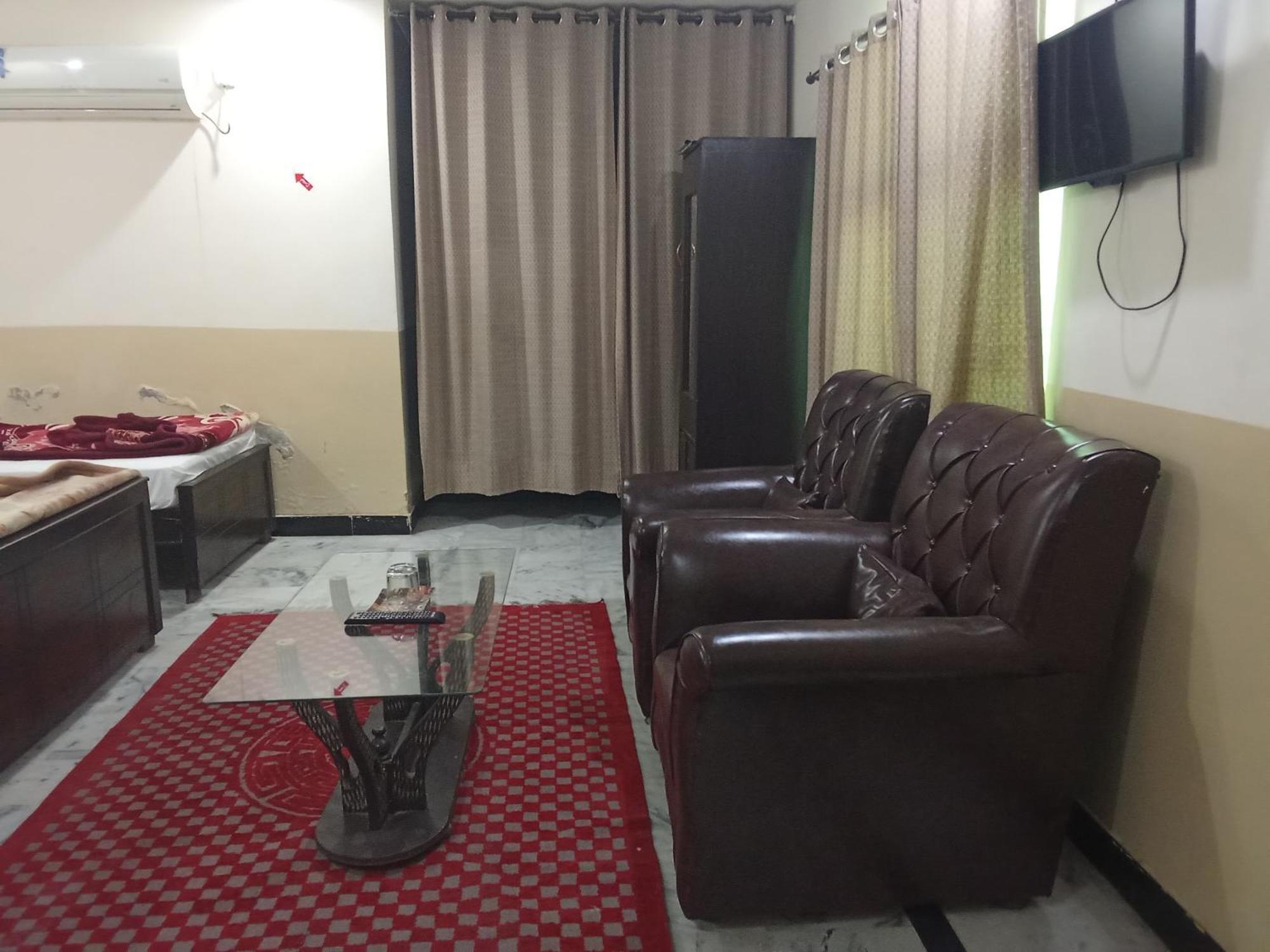 רוואלפינדי Hotel Khursheed Palace מראה חיצוני תמונה
